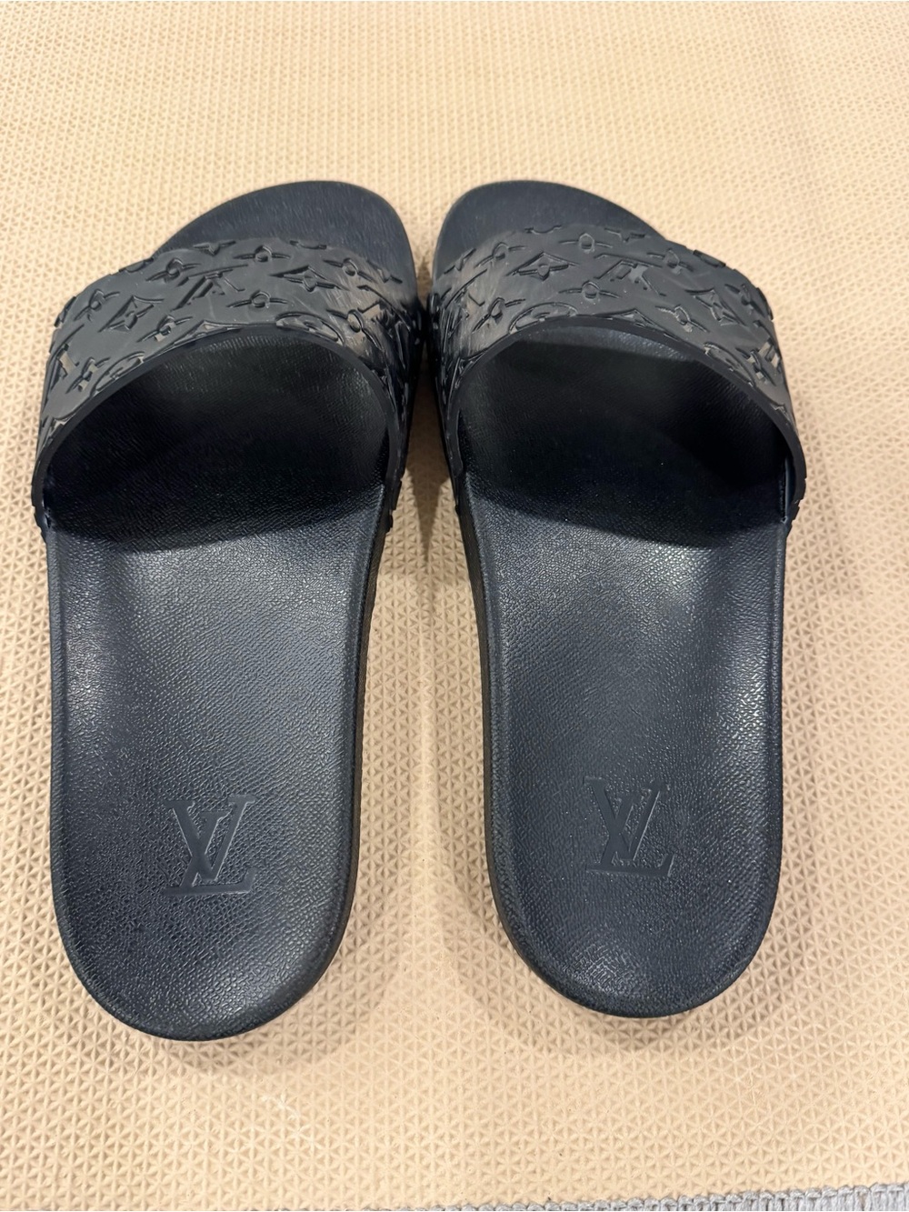 Louis Vuitton Waterfront Mule Slides - Picture 4 of 6